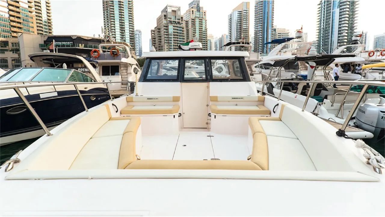 36ft Silver Craft Thunder Yacht Tour - Free Transfer, Unlimited Alcohol & Soft Drinks