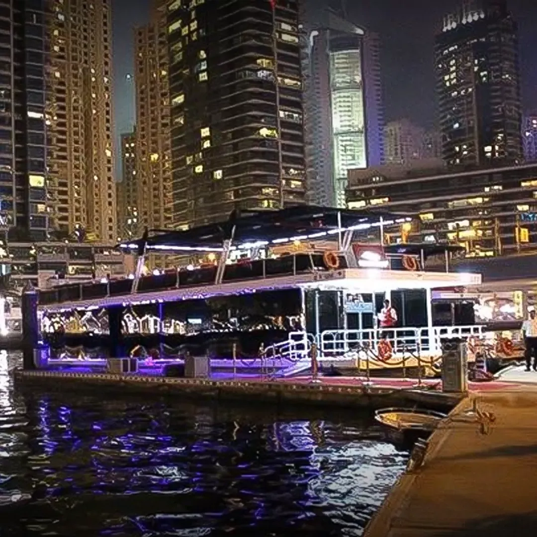 Signature night houseboat dinner cruise in Dubai